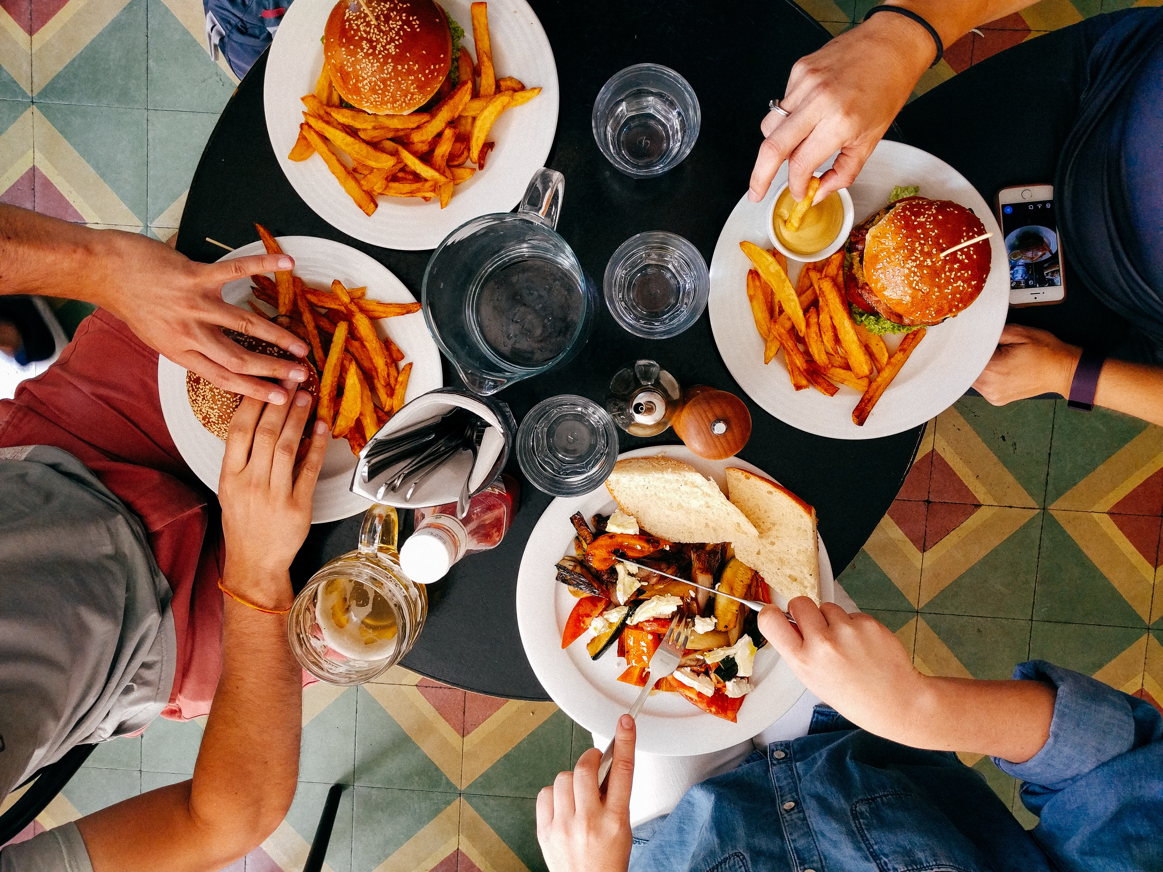 夕食はお昼ご飯より３倍太る！胃腸の消化吸収力について学ぶ